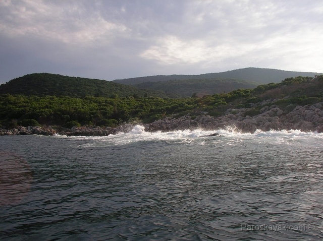 Breaking waves, ithaki island